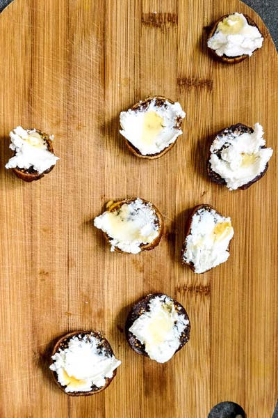 1 serving dried figs with goat cheese - Article 2